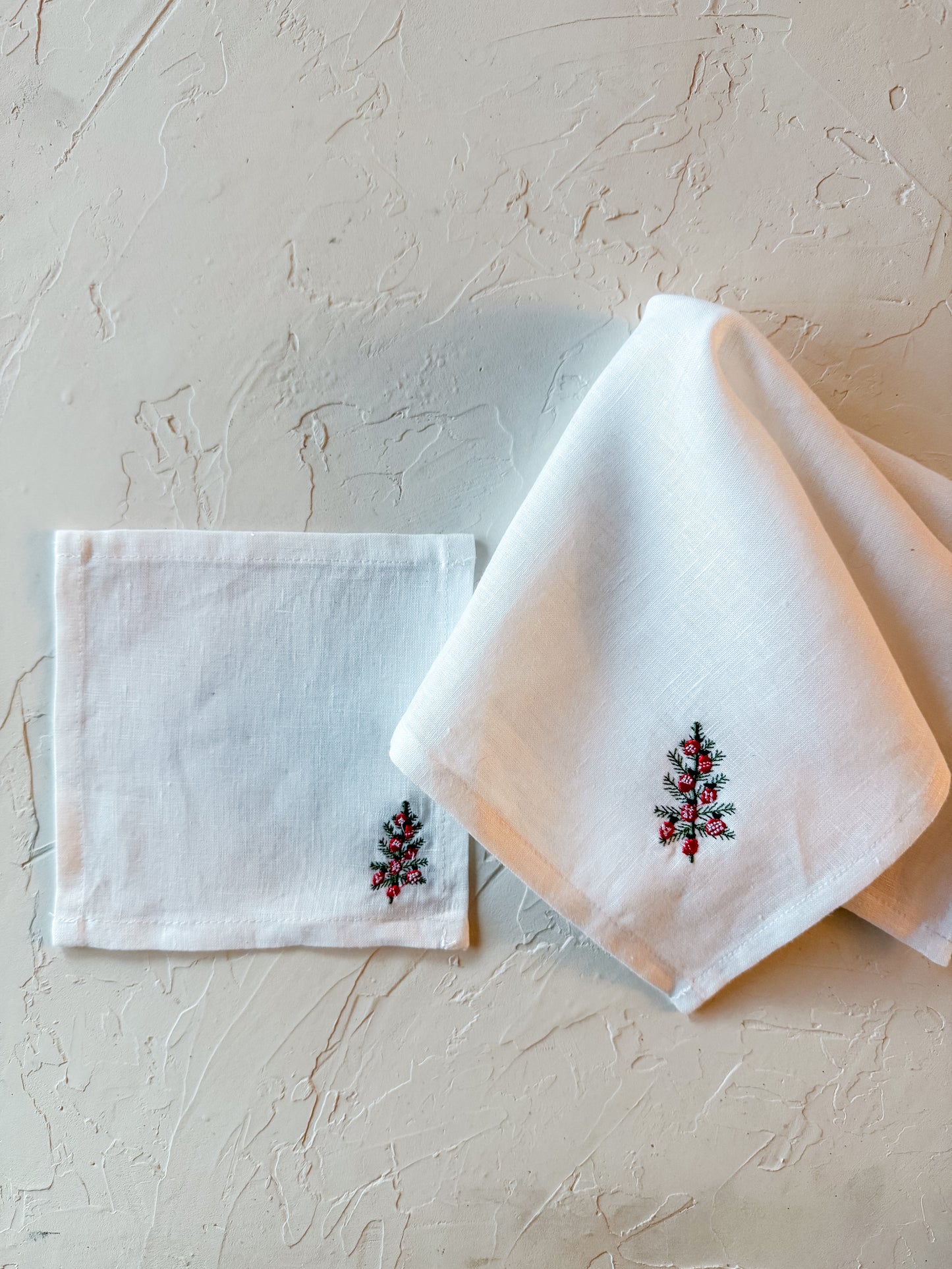 Embroidered Holiday Linen Dinner Napkins
