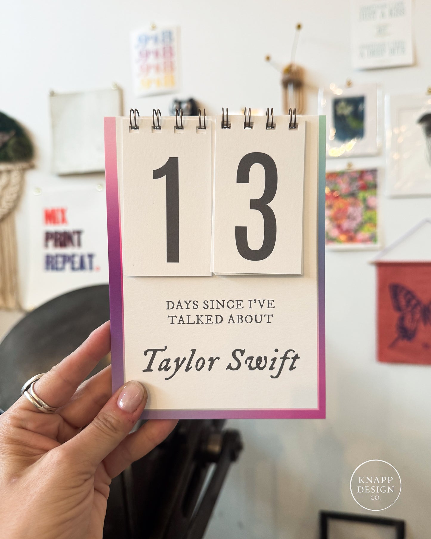 Days since I've talked about Taylor Swift • Desktop Flip Counter